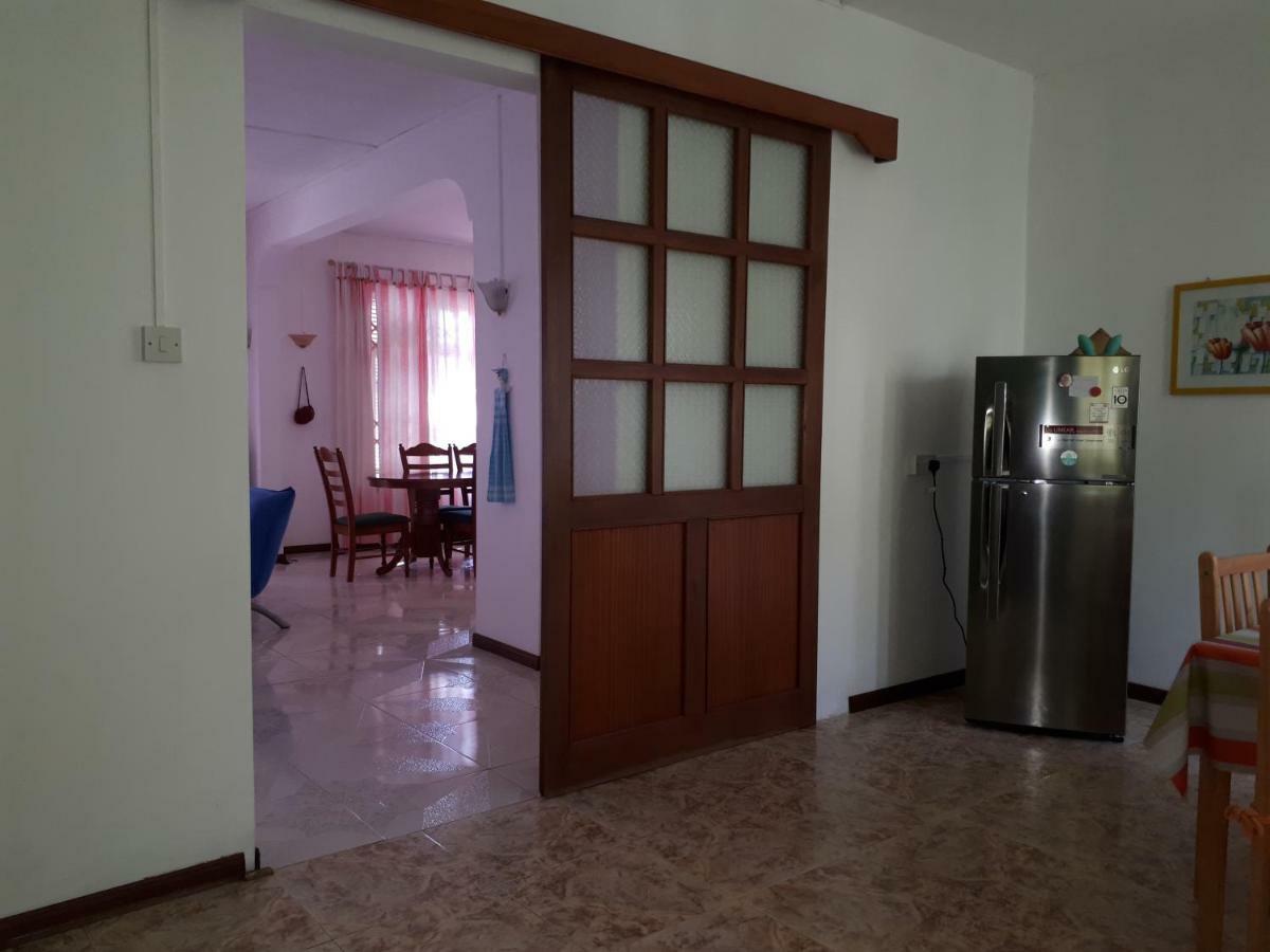 Apt In Ла-Ґулет Екстер'єр фото